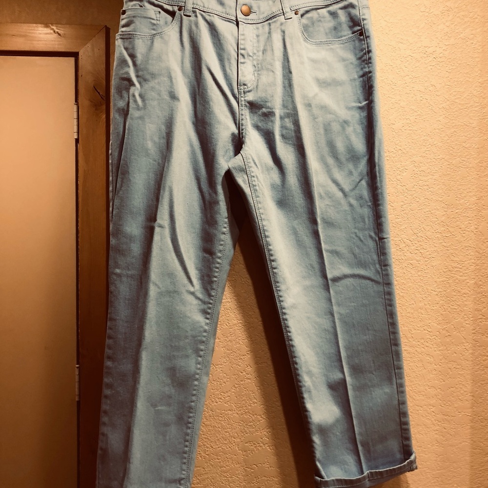 Chicos capri jeans periwinkle blue sz 1.5